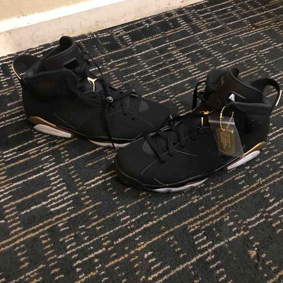 Black and gold 6s - Picture 4 of 4